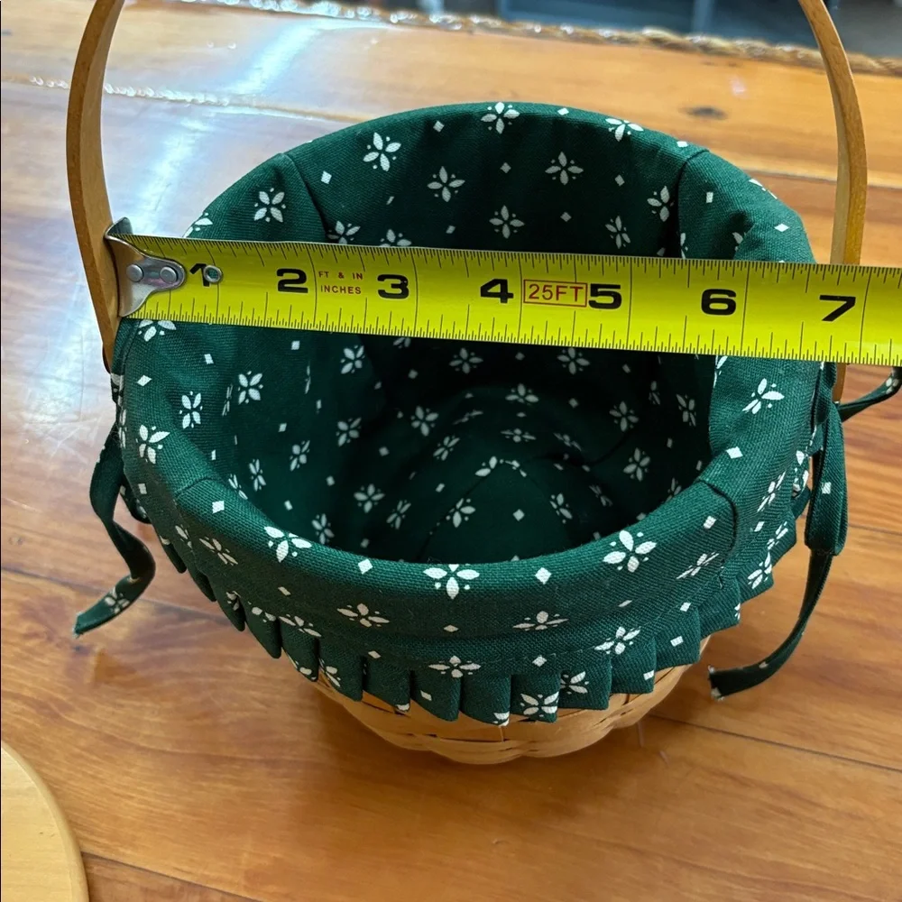 2002 Longaberger Fruit Basket with Lid and Liner